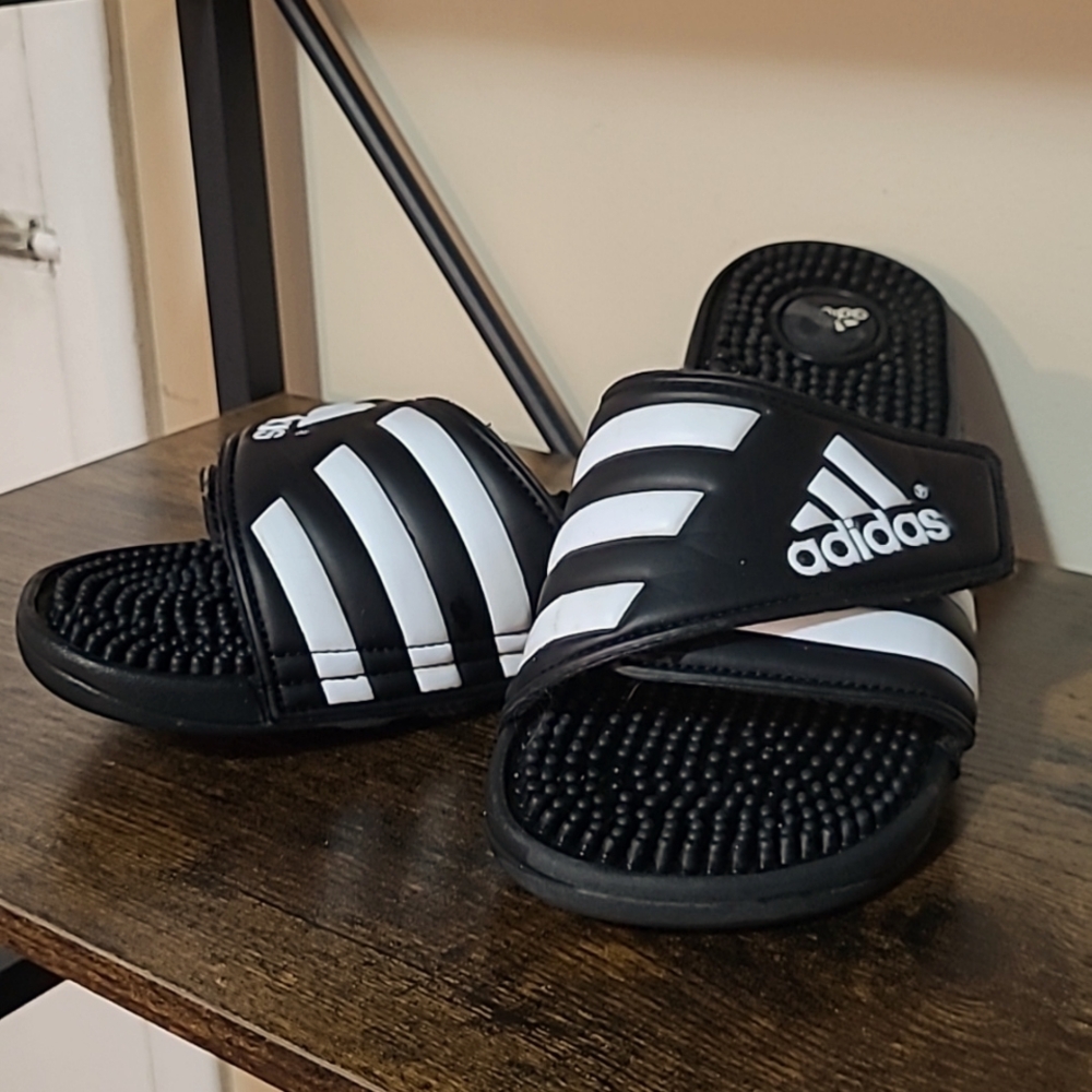 Adidas Addissage Nubbin Slides/Sandals Size 8 Black